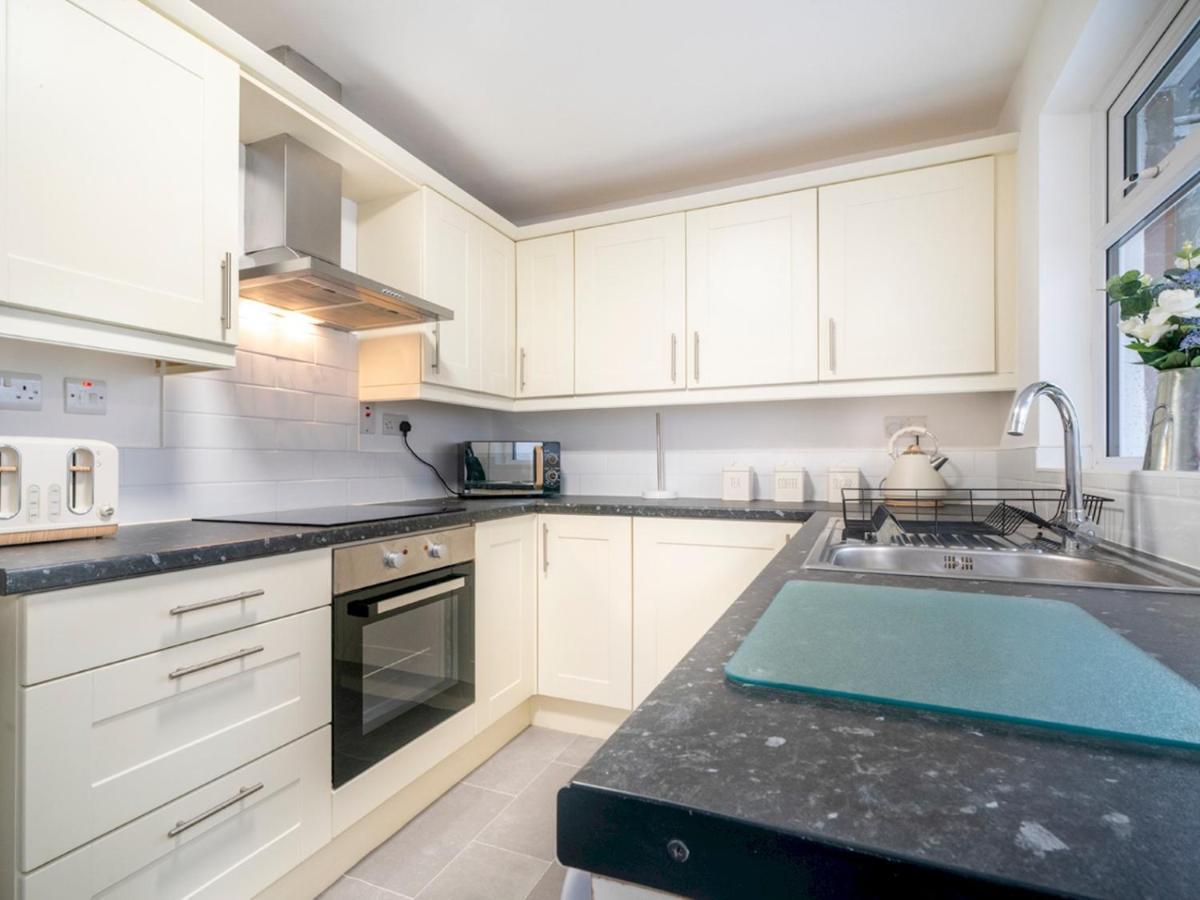 Pass The Keys Mccracken'S Townhouse - 10 Min Walk To City Centre เบลฟาสต์ ภายนอก รูปภาพ